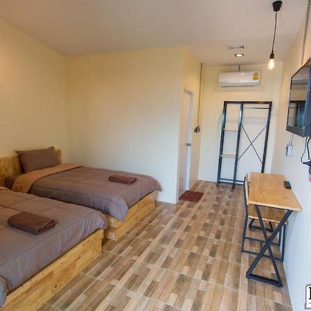 ホテル Bed Box ナコーン・ラーチャシーマー エクステリア 写真